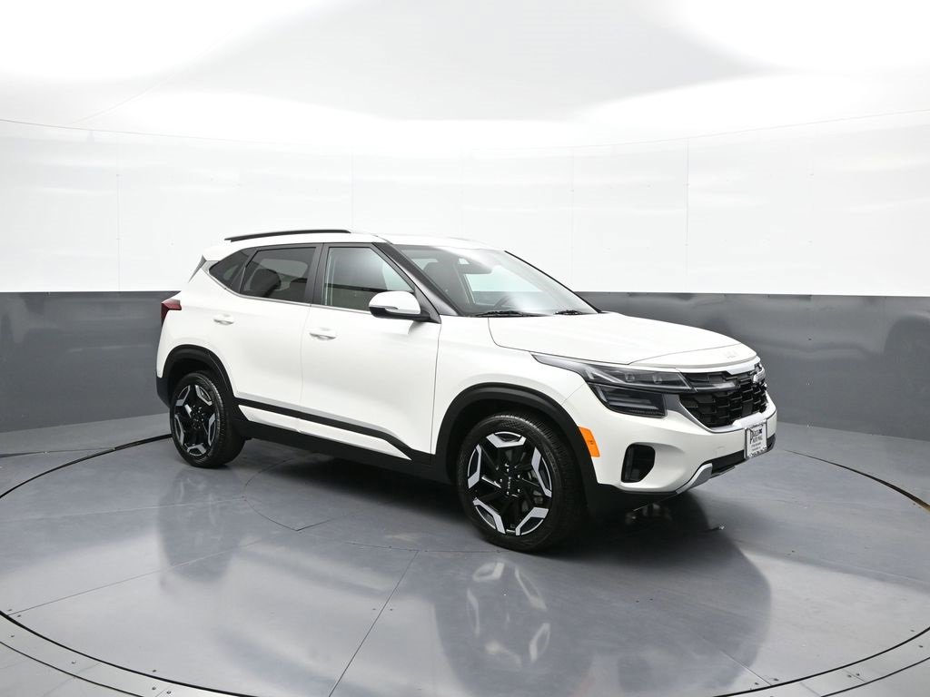 Certified 2025 Kia Seltos SX w/ SX Sunroof Package image 4