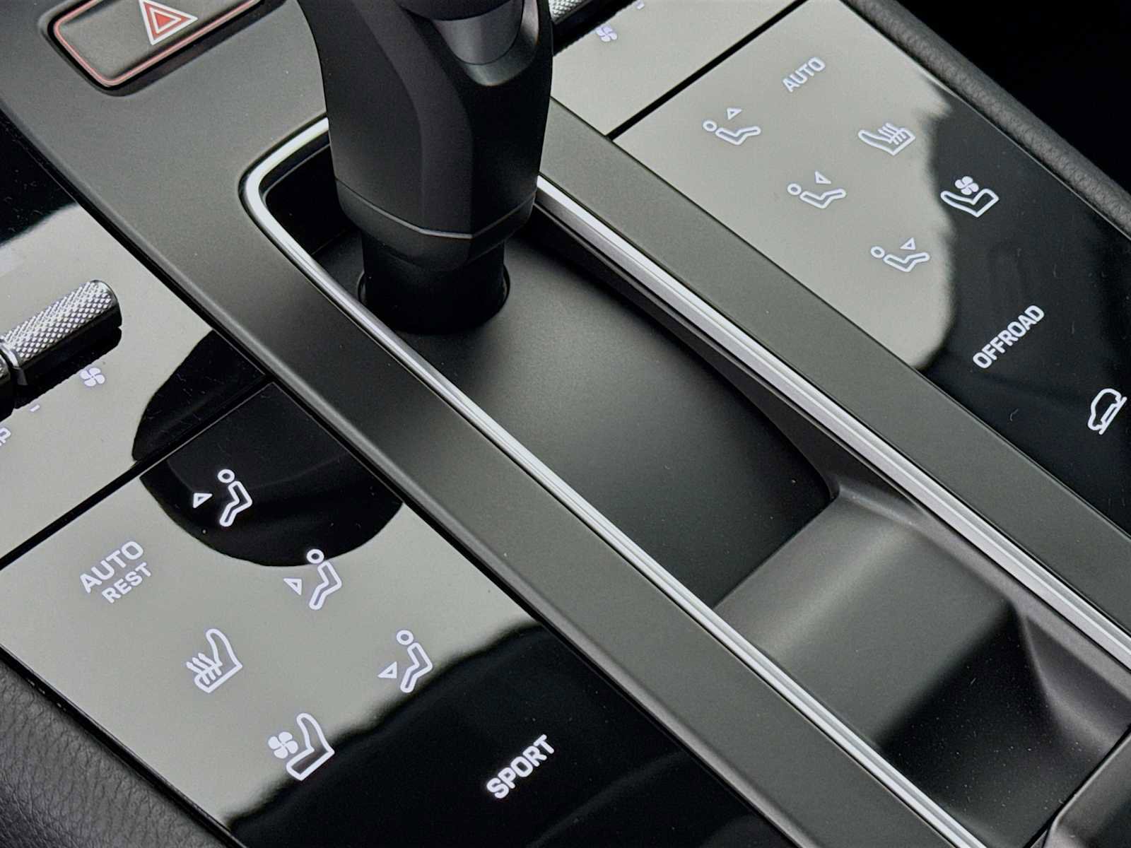 New 2026 Porsche Macan image 22