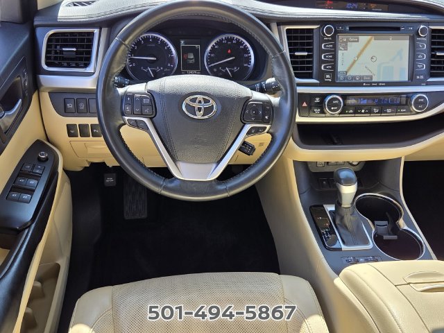 Used 2017 Toyota Highlander Limited FWD image 11