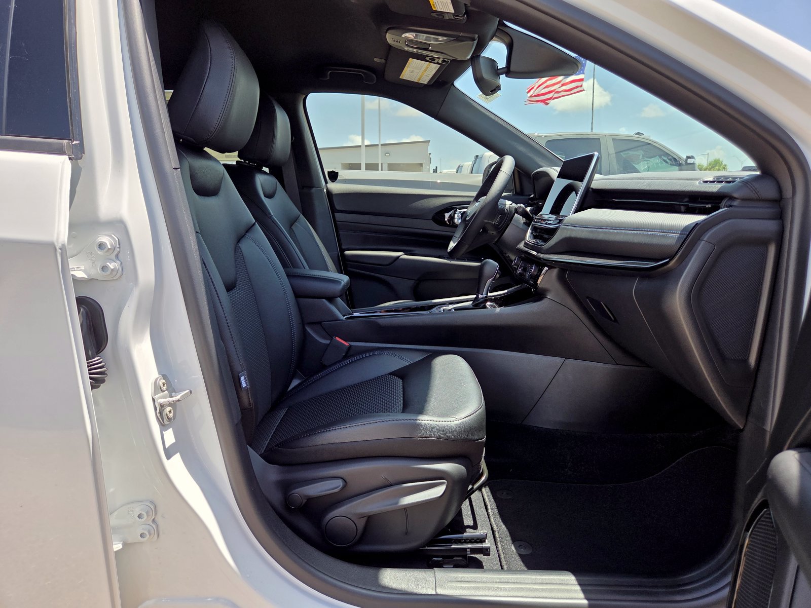 New 2026 Jeep Compass Latitude AWD/4WD image 19