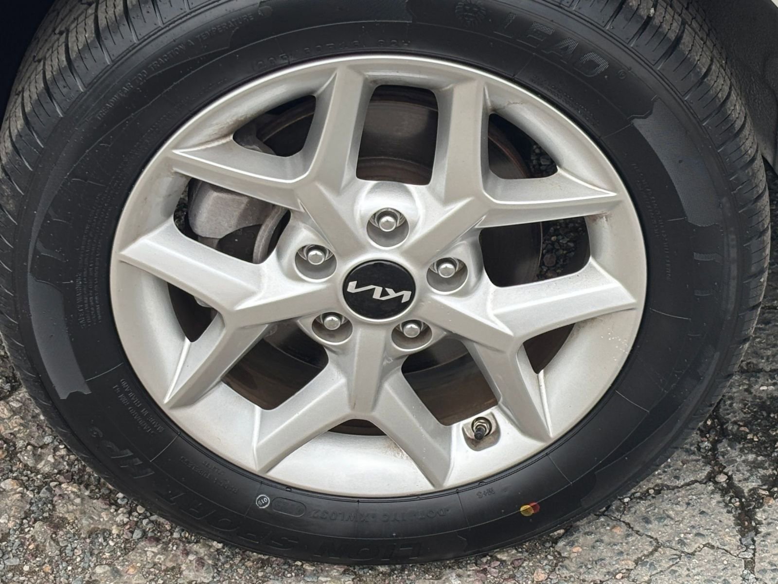Used 2025 Kia Soul LX w/ LX Technology Package FWD image 24