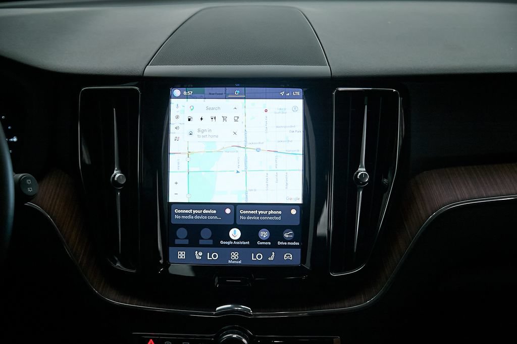 Certified 2024 Volvo XC60 T8 Plus w/ Protection Package Premier AWD/4WD image 26