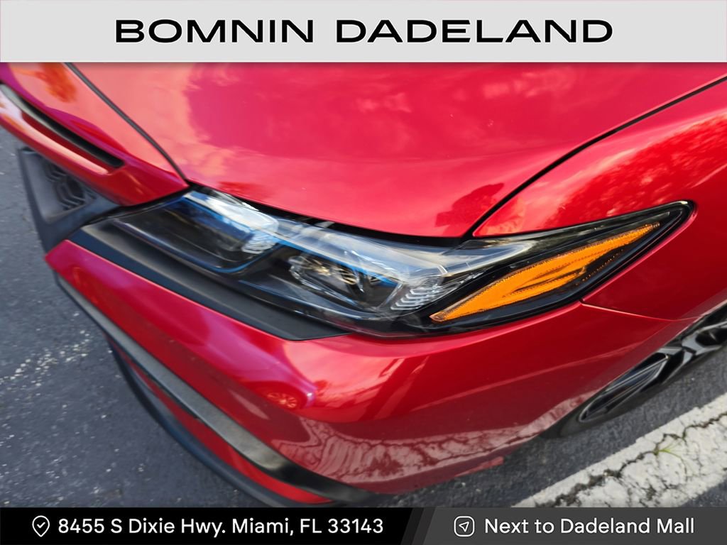 Used 2023 Toyota Camry SE image 9