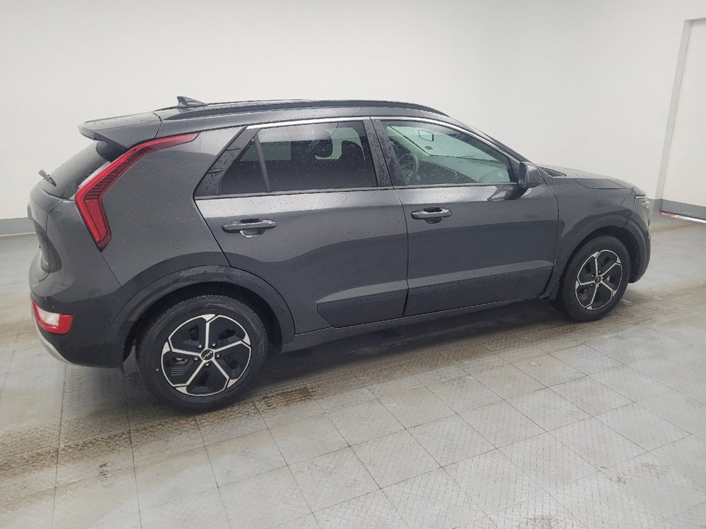 Used 2024 Kia Niro LX image 10