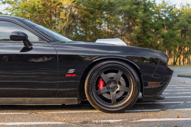 Used 2009 Dodge Challenger SRT8 w/ SRT Option Group II image 11
