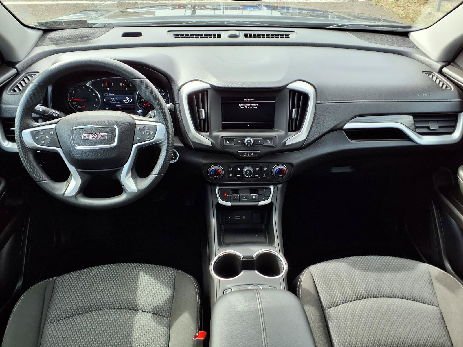 Used 2024 GMC Terrain SLE w/ Driver Convenience Package FWD image 14