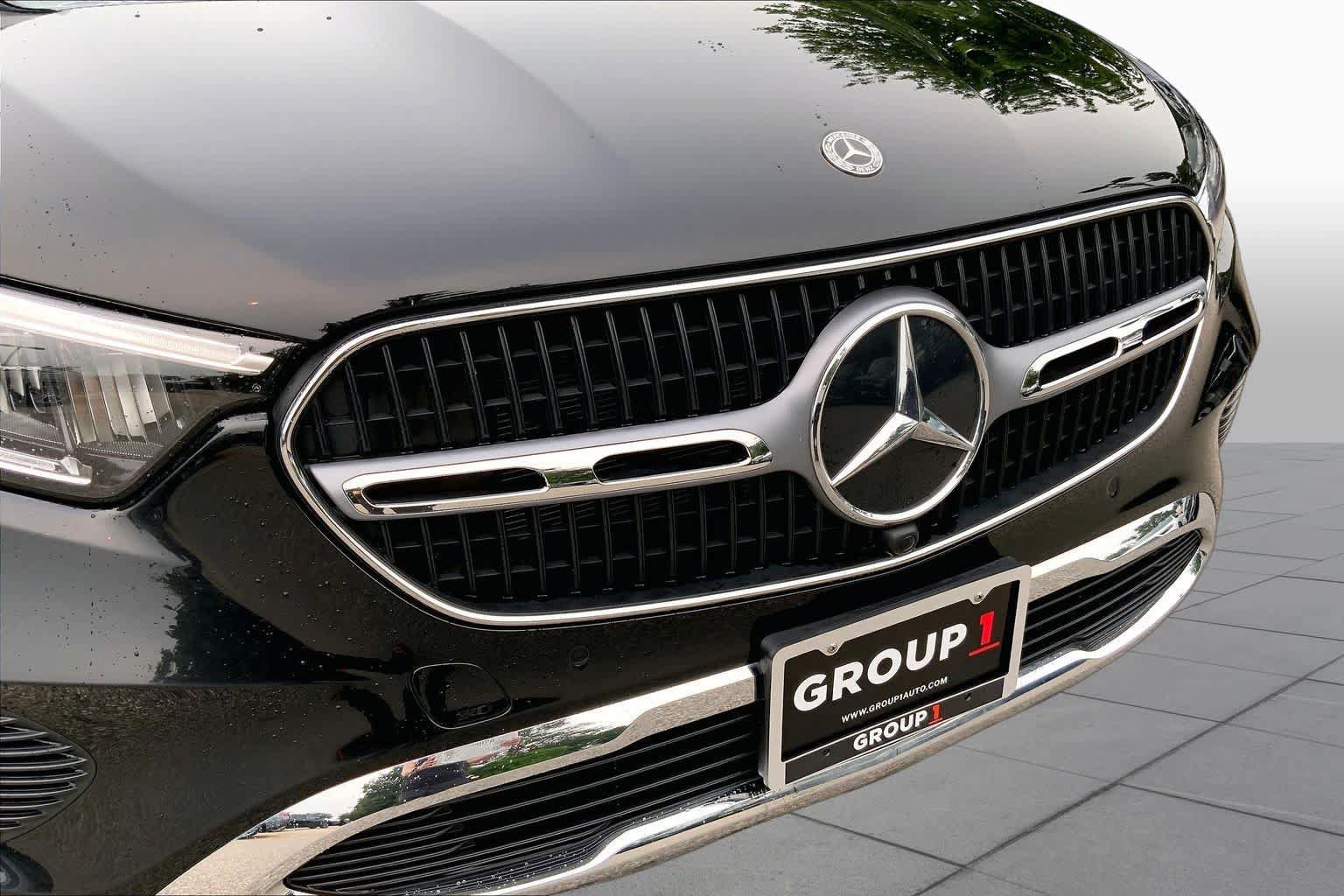 Used 2025 Mercedes-Benz GLC 350e 4MATIC image 30