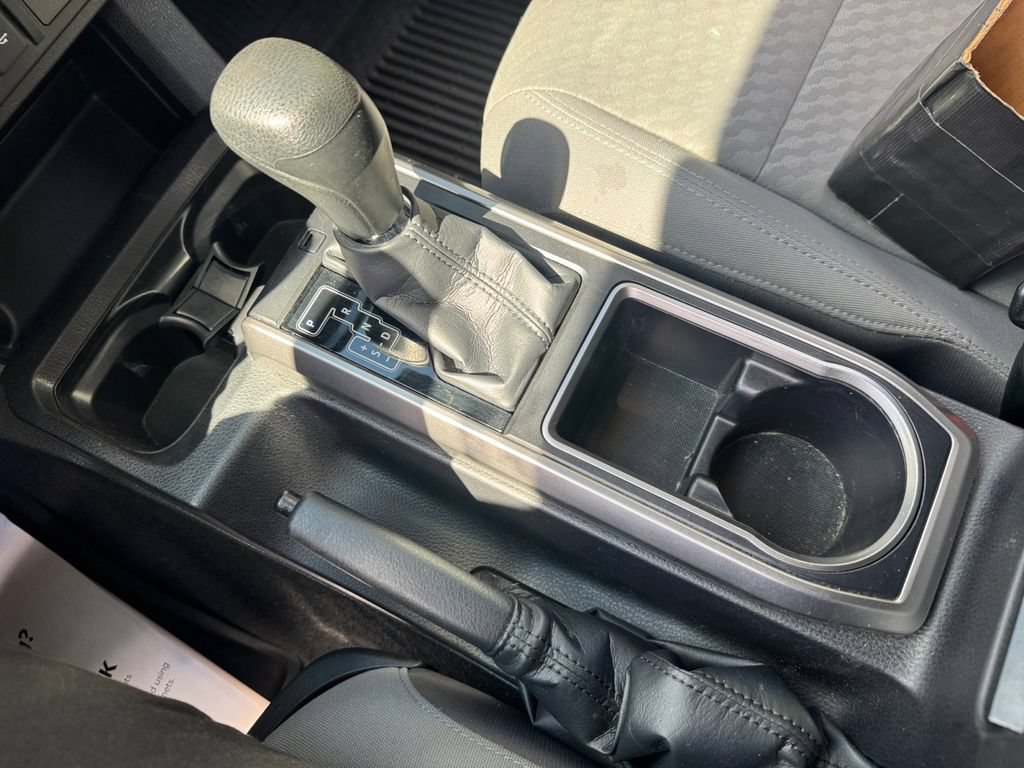 Used 2023 Toyota Tacoma SR5 AWD/4WD image 22