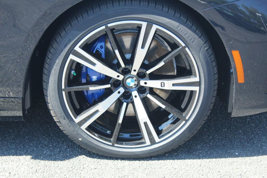 New 2026 BMW 550e xDrive w/ Executive Package AWD/4WD image 12