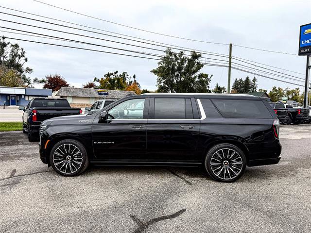 Used 2025 Chevrolet Suburban High Country AWD/4WD image 3