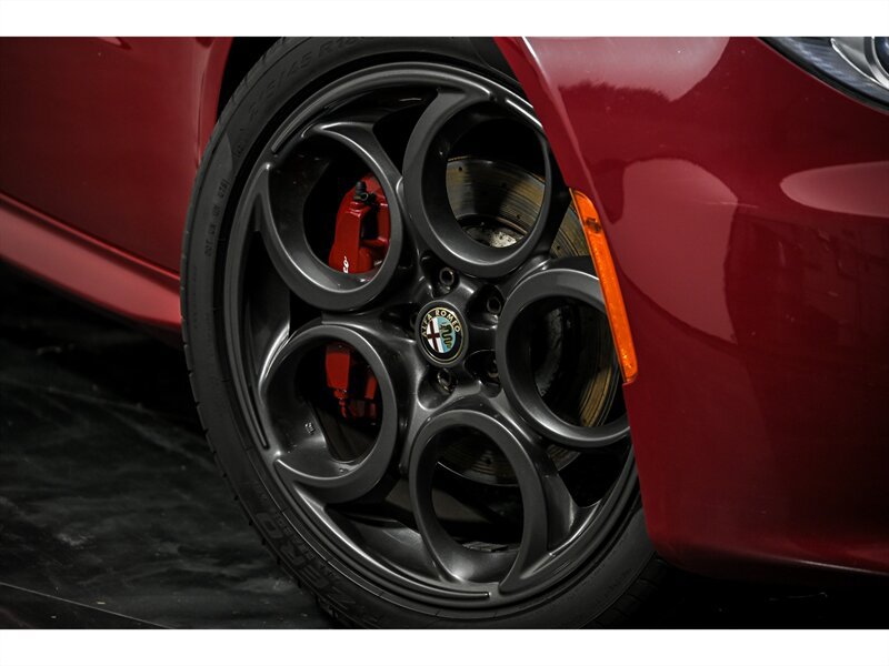 Used 2015 Alfa Romeo 4C Coupe w/ Leather Interior Group RWD image 3