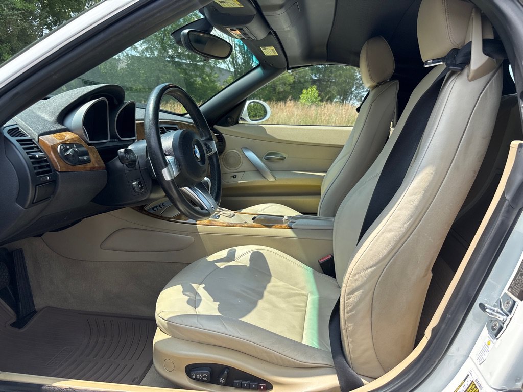 Used 2008 BMW Z4 3.0i RWD image 10