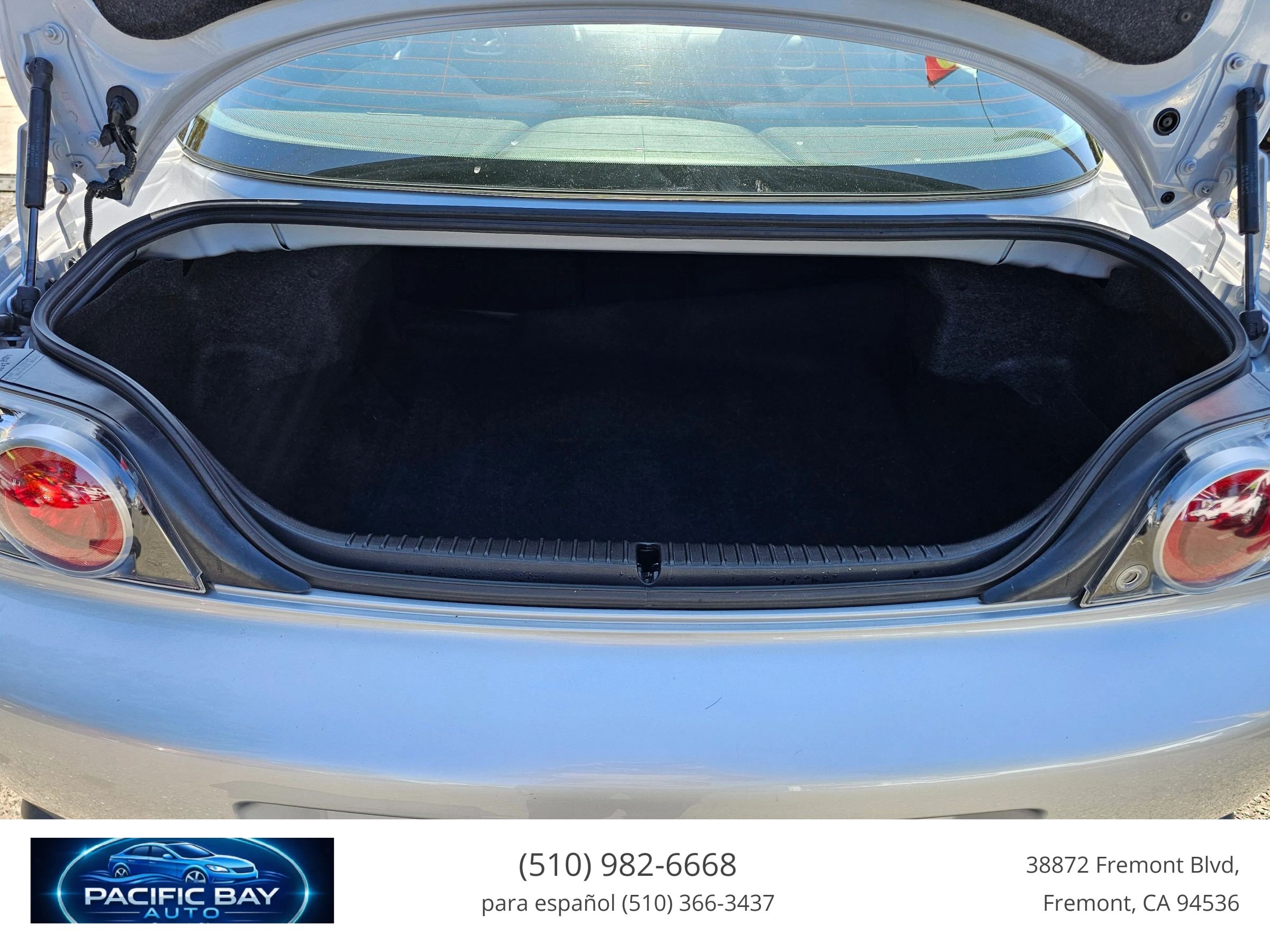 Used 2004 MAZDA RX-8 w/ MT Sport Pkg RWD image 19