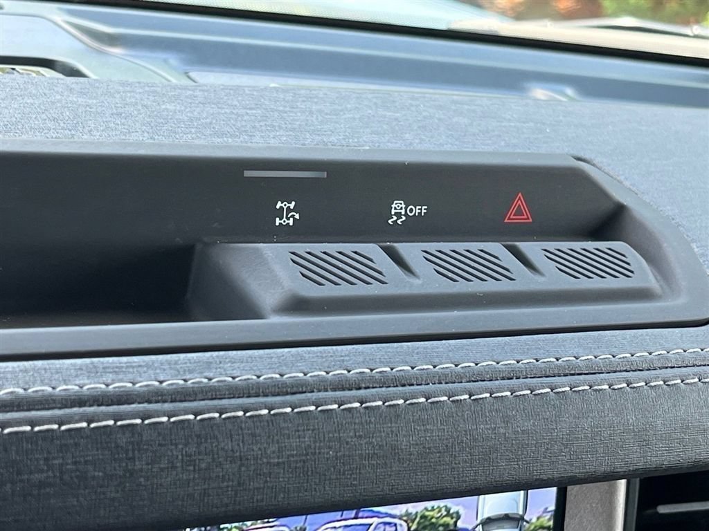Used 2025 Ford Bronco Outer Banks AWD/4WD image 25