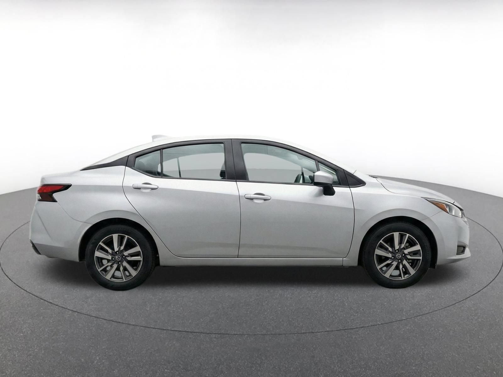 Used 2025 Nissan Versa SV FWD image 10