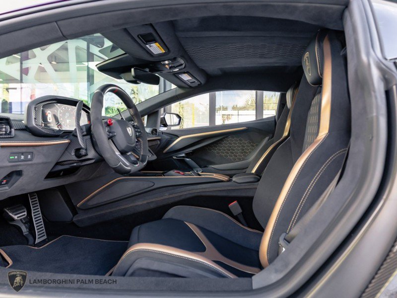 Used 2025 Lamborghini Revuelto AWD/4WD image 27