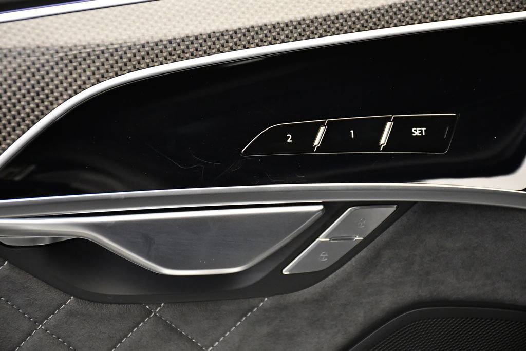 Used 2025 Audi S8 image 31