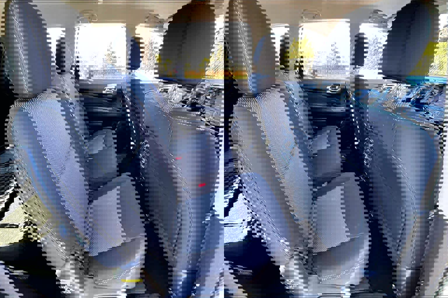 Used 2018 Nissan Pathfinder SV image 19