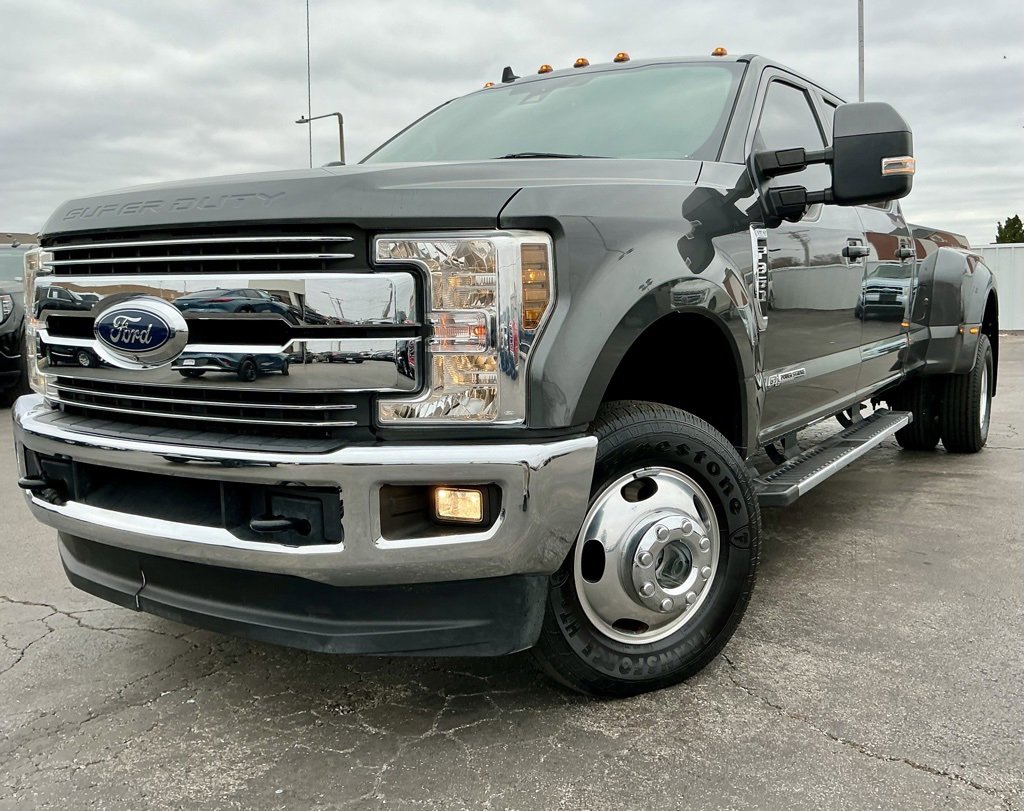 Used 2019 Ford F350 Lariat w/ Lariat Ultimate Package image 3
