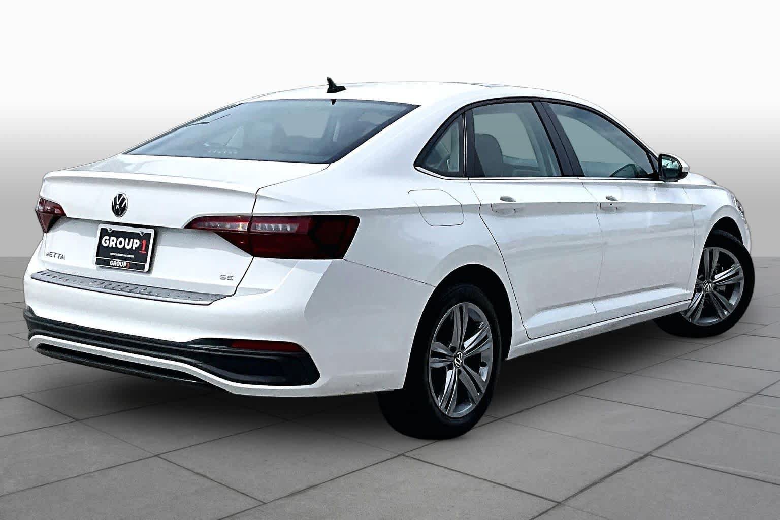 Used 2023 Volkswagen Jetta SE FWD image 13