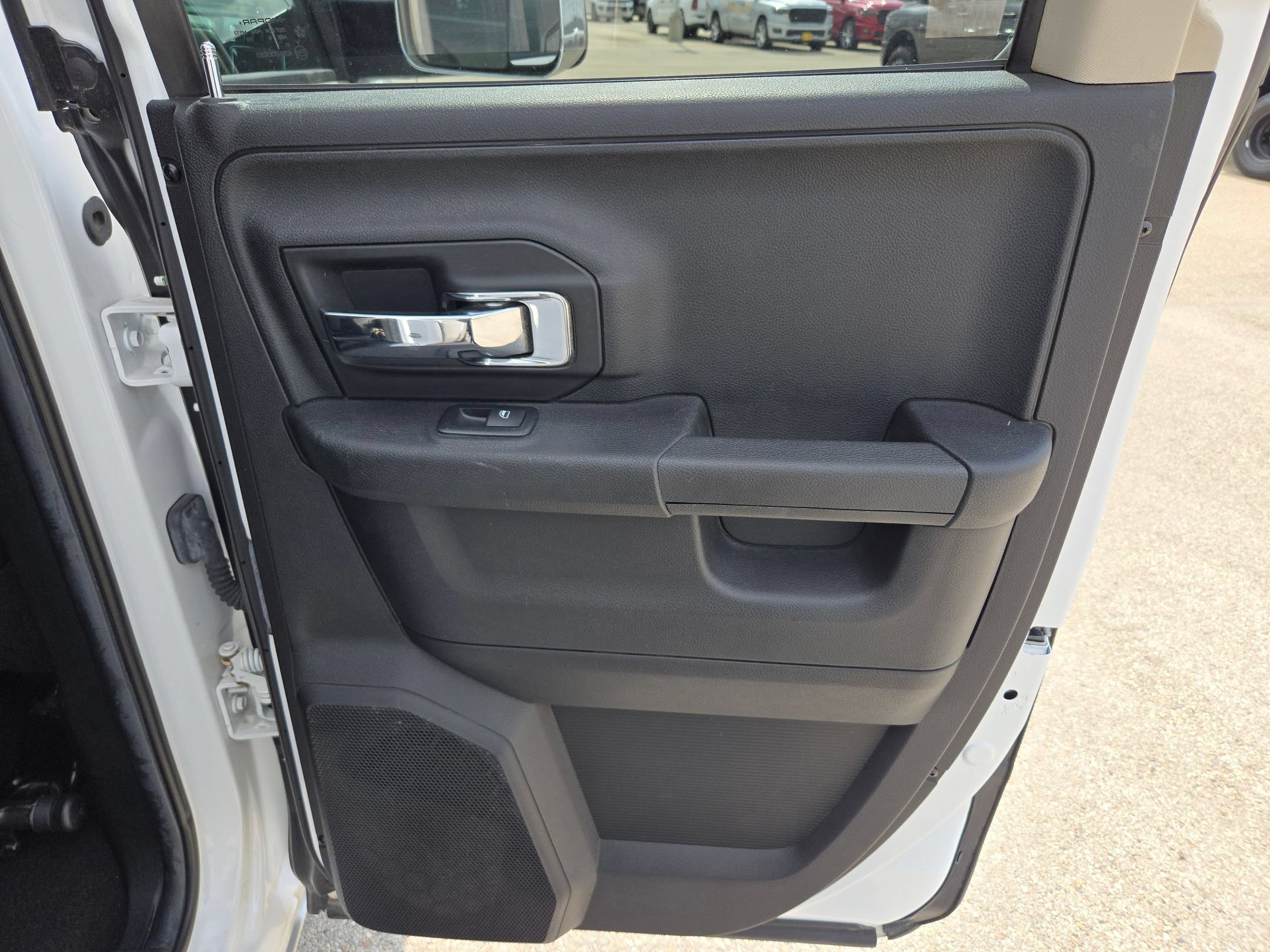 Used 2014 RAM 1500 Laramie w/ Convenience Group AWD/4WD image 25