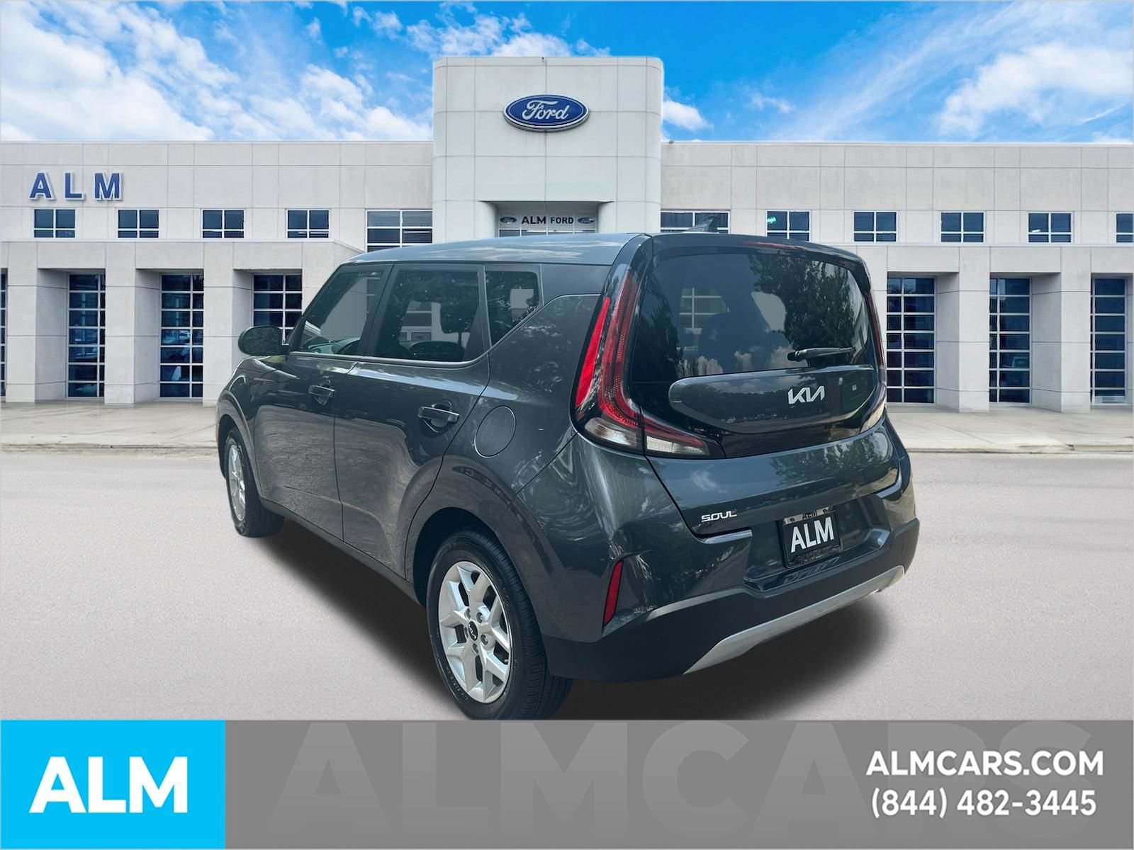 Used 2025 Kia Soul LX w/ LX Technology Package FWD image 8