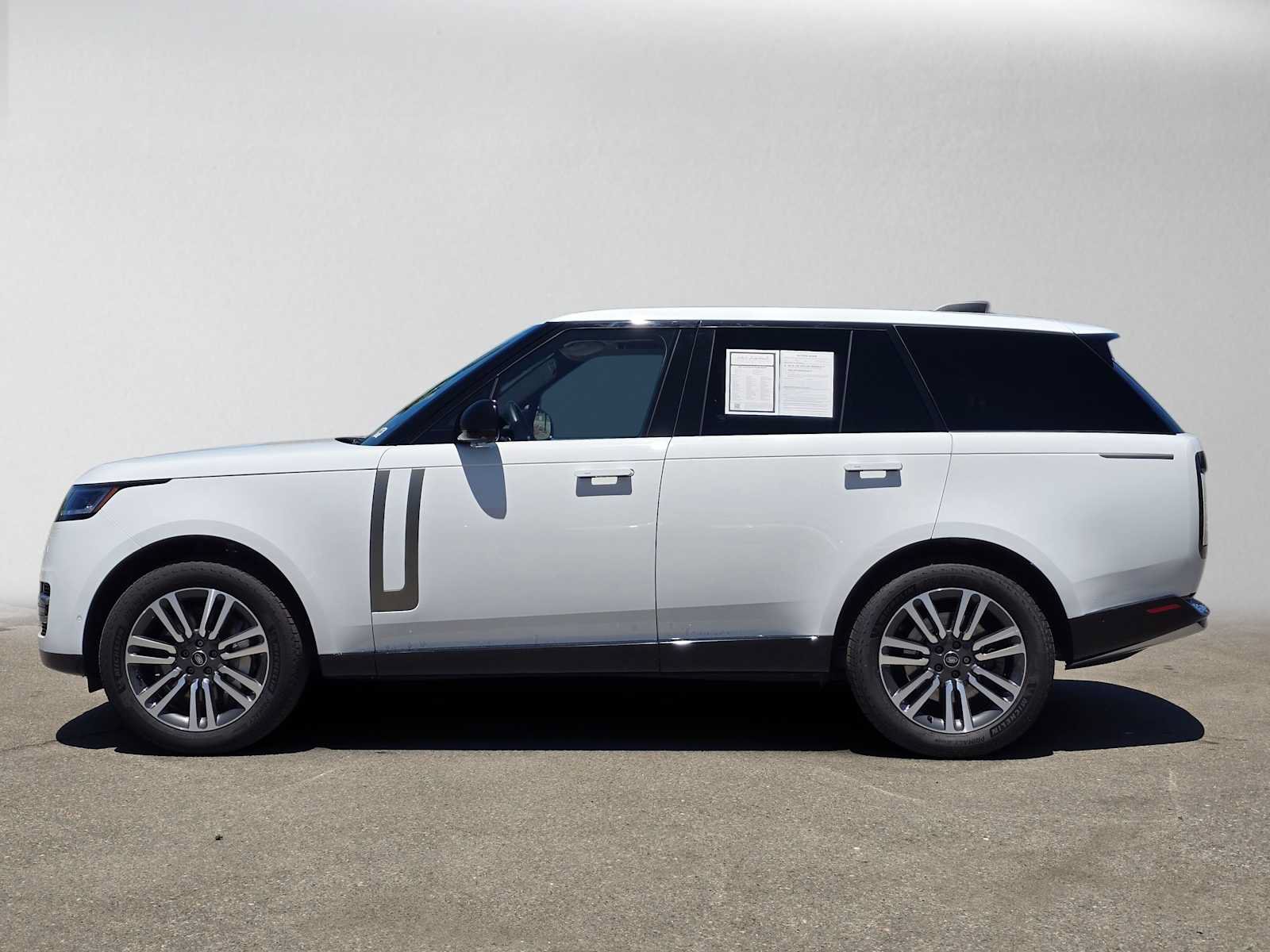 Used 2023 Land Rover Range Rover SE AWD/4WD image 6