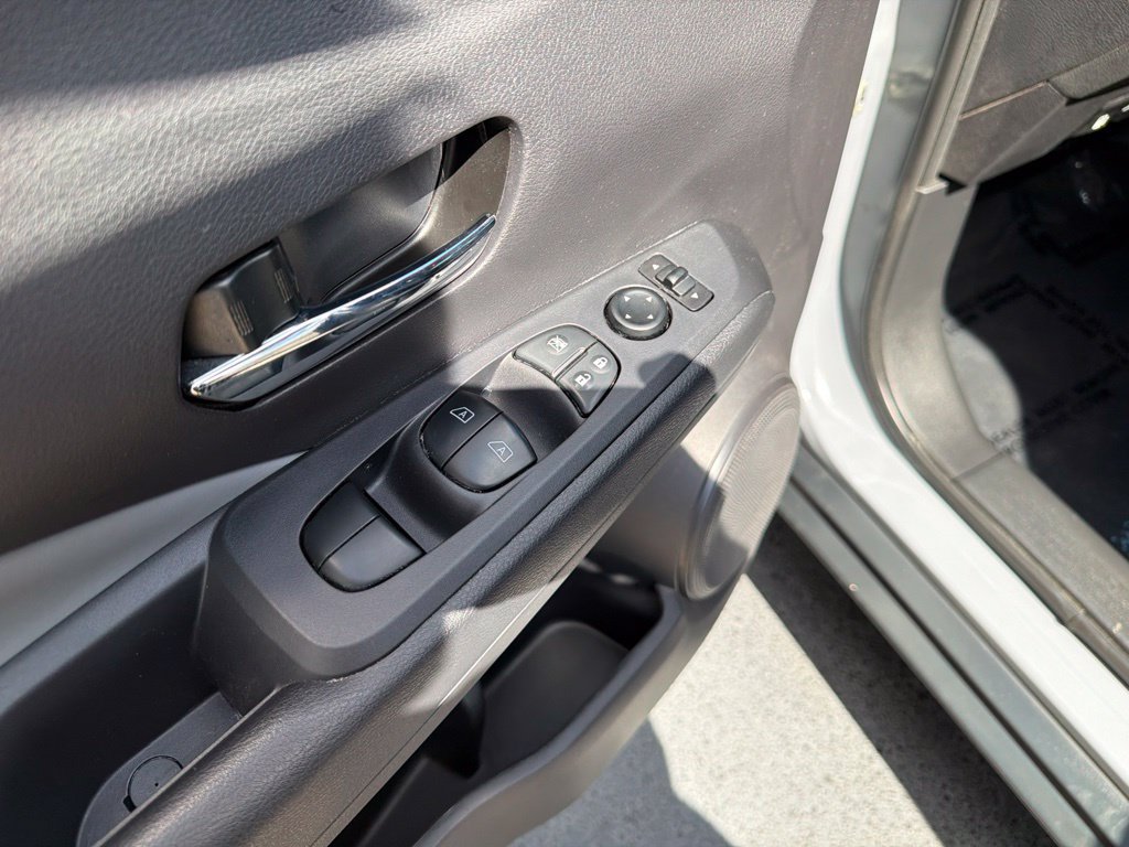 Used 2024 Nissan Kicks SR w/ SR Premium Package FWD image 34