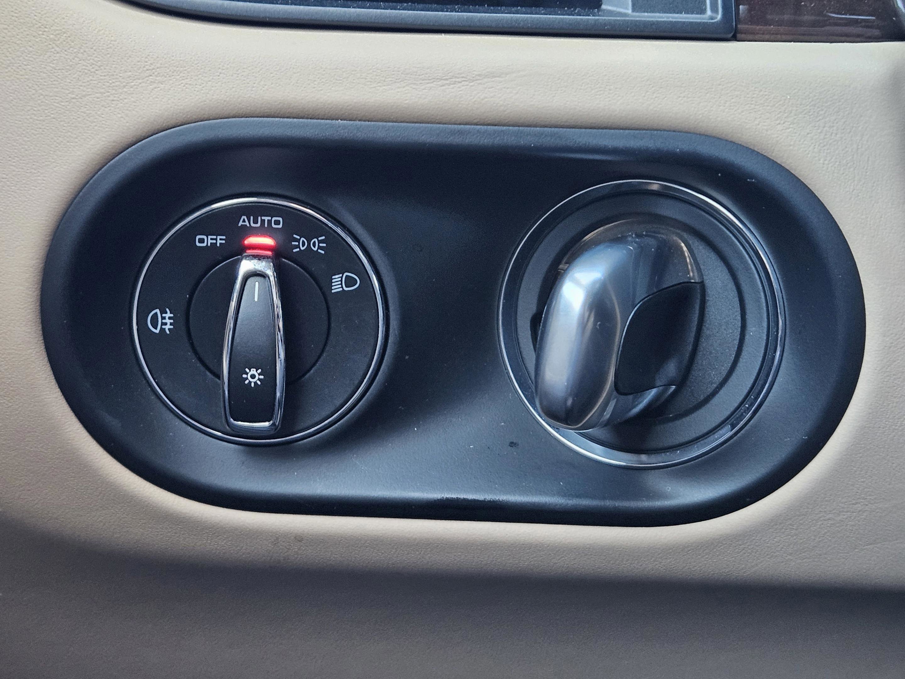 Certified 2023 Porsche Macan Turbo image 21