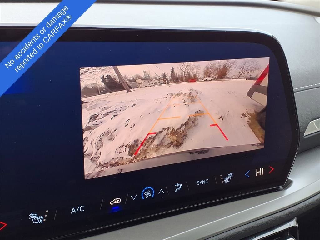 Used 2025 Chevrolet Traverse LT image 25