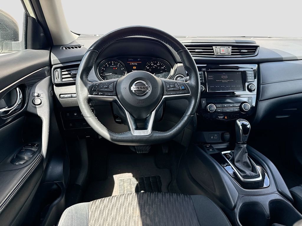 Used 2019 Nissan Rogue SV w/ Premium Package image 17