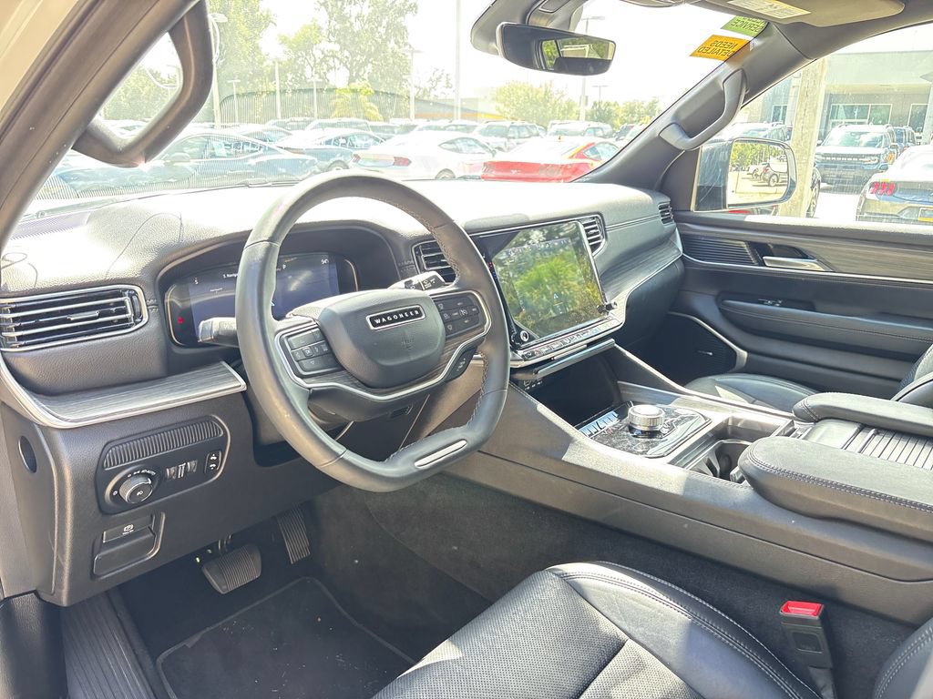 Used 2024 Jeep Wagoneer L Series II w/ Flexible Seating Group RWD image 6