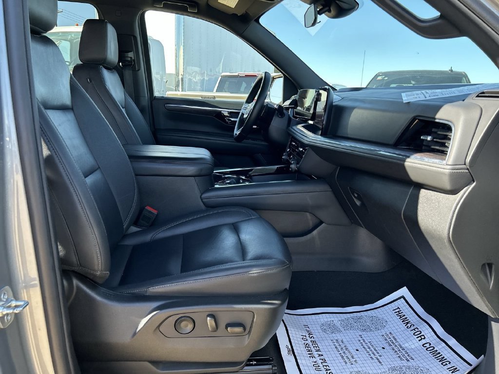 Certified 2025 Chevrolet Suburban LT AWD/4WD image 26