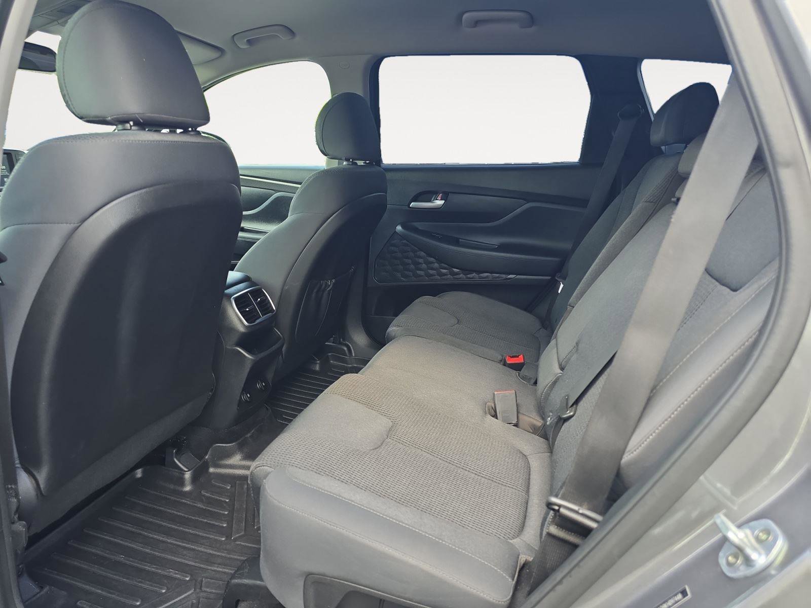 Used 2019 Hyundai Santa Fe SE AWD/4WD image 17
