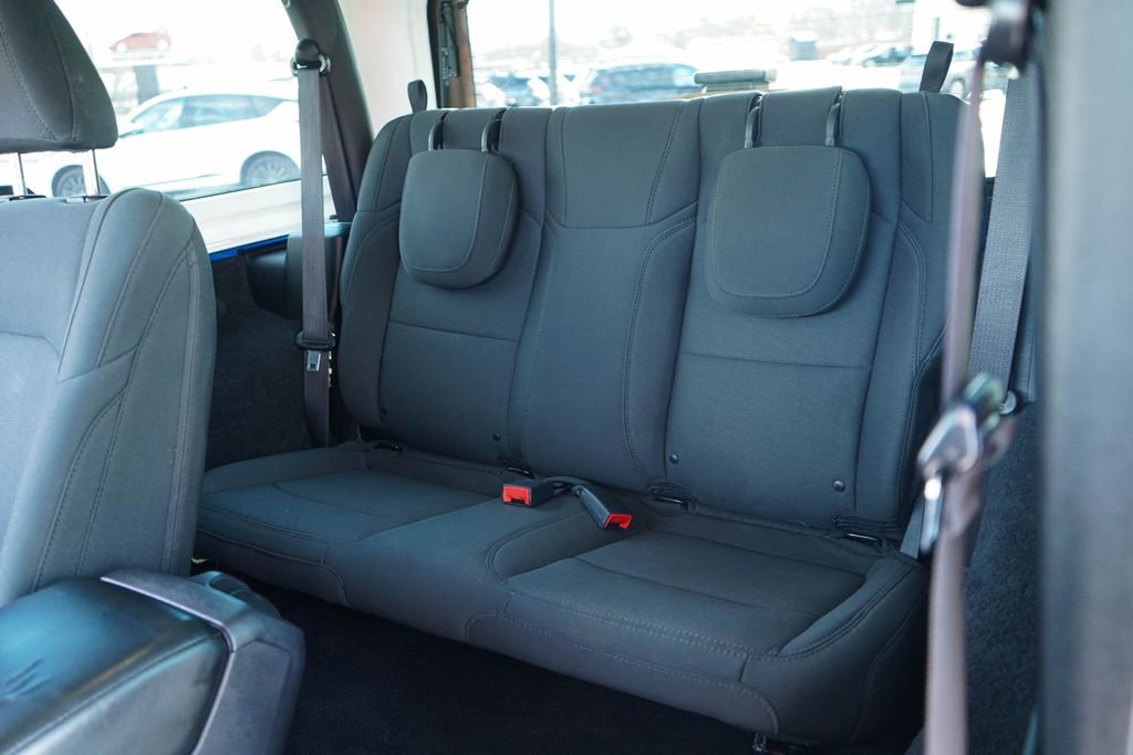 Used 2021 Jeep Wrangler Sport S image 33