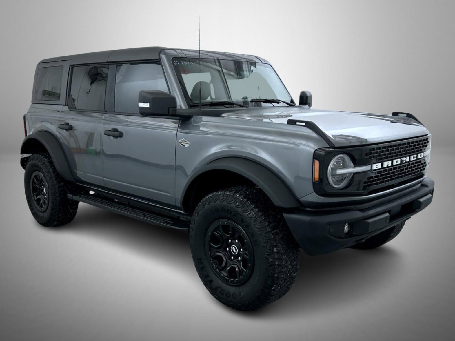 Used 2022 Ford Bronco Wildtrak image 3