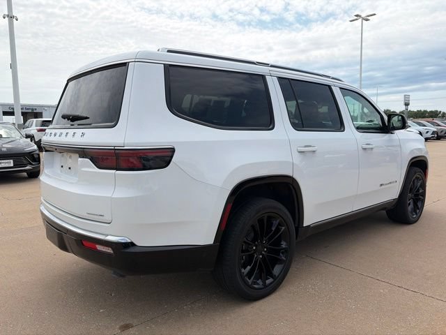 Used 2024 Jeep Wagoneer Series III w/ Premium Group I AWD/4WD image 3