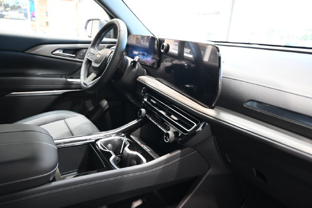 New 2027 Chevrolet Traverse LT AWD/4WD image 14