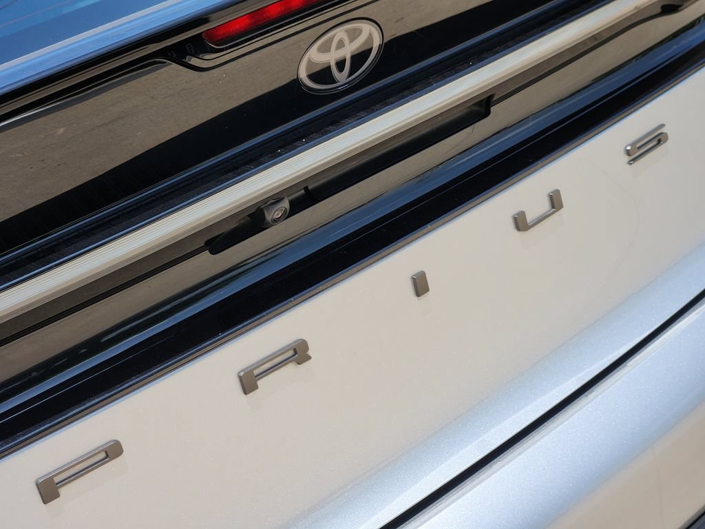 Used 2025 Toyota Prius Plug-In Hybrid FWD image 11