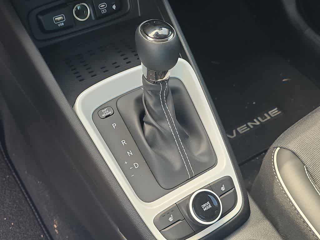New 2026 Hyundai Venue SEL FWD image 35
