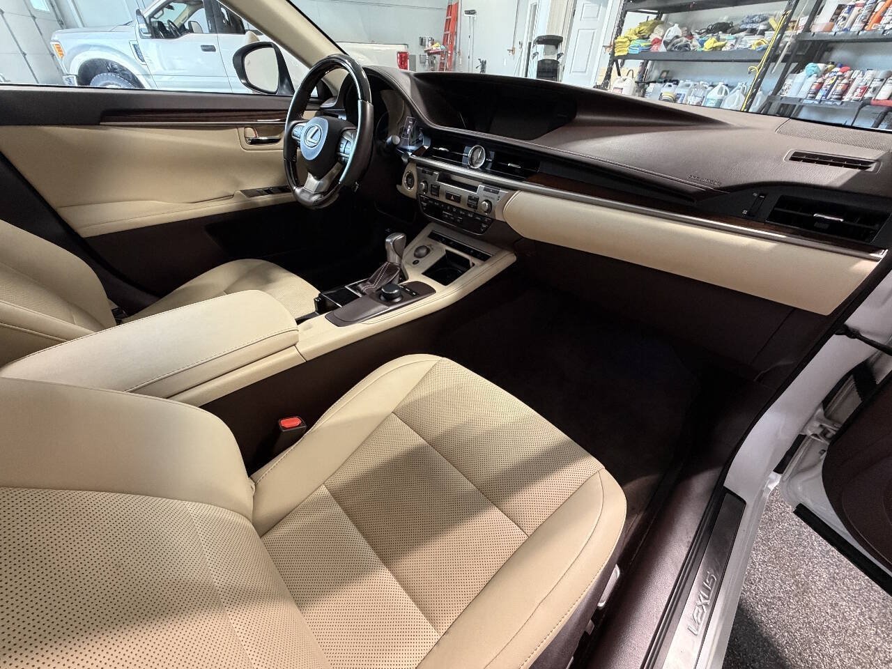 Used 2017 Lexus ES 350 w/ Premium Package FWD image 15
