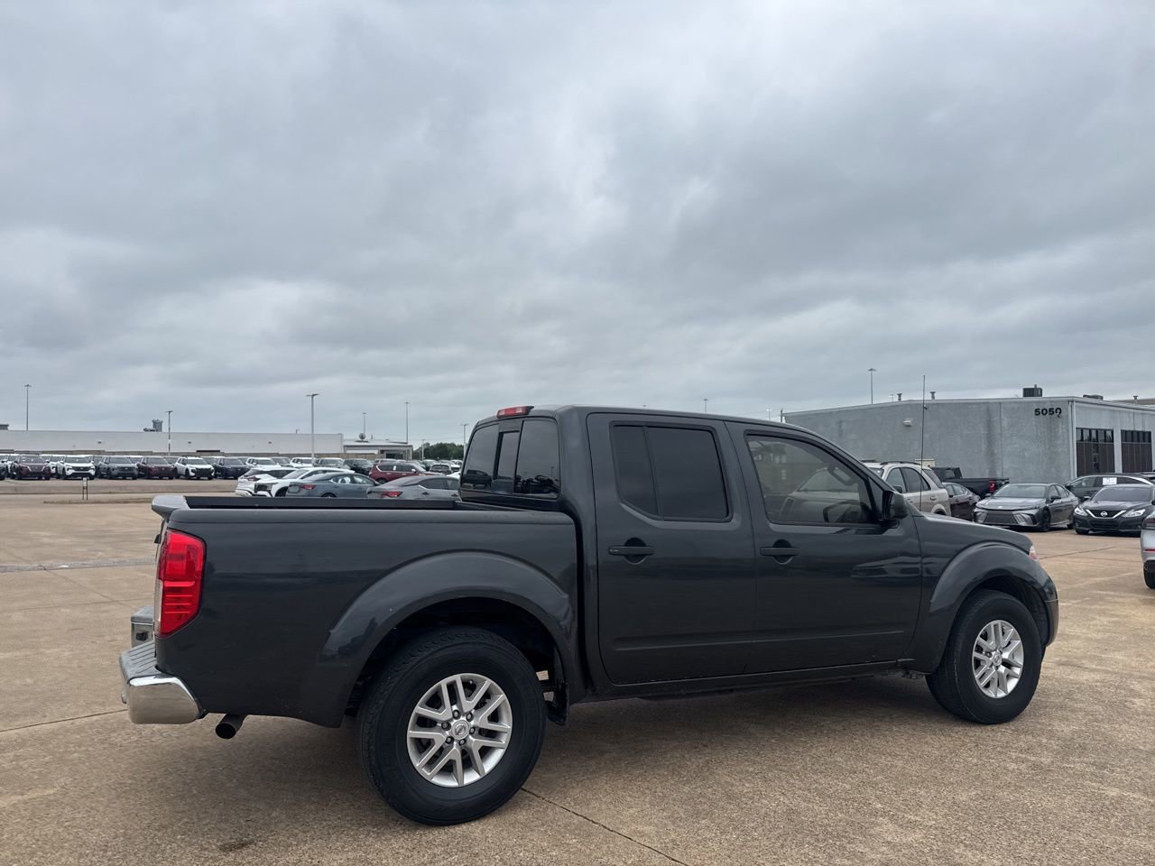 Used 2015 Nissan Frontier SV RWD image 20