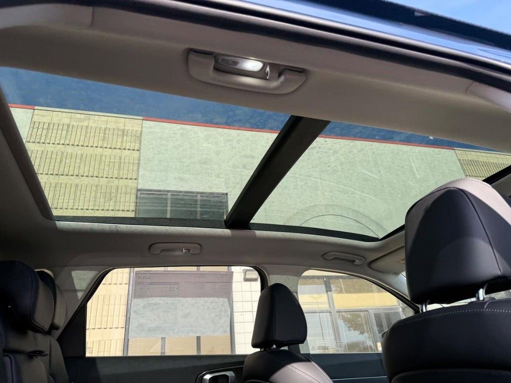 New 2026 Kia Sorento S w/ S Panoramic Sunroof Package image 7