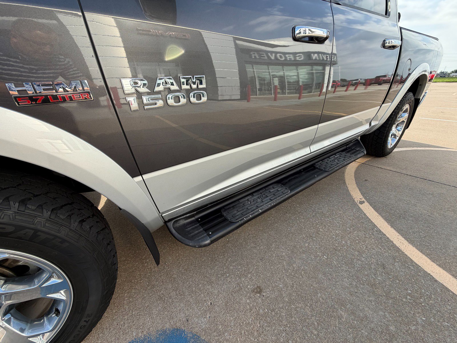 Used 2016 RAM 1500 Laramie w/ Convenience Group image 6