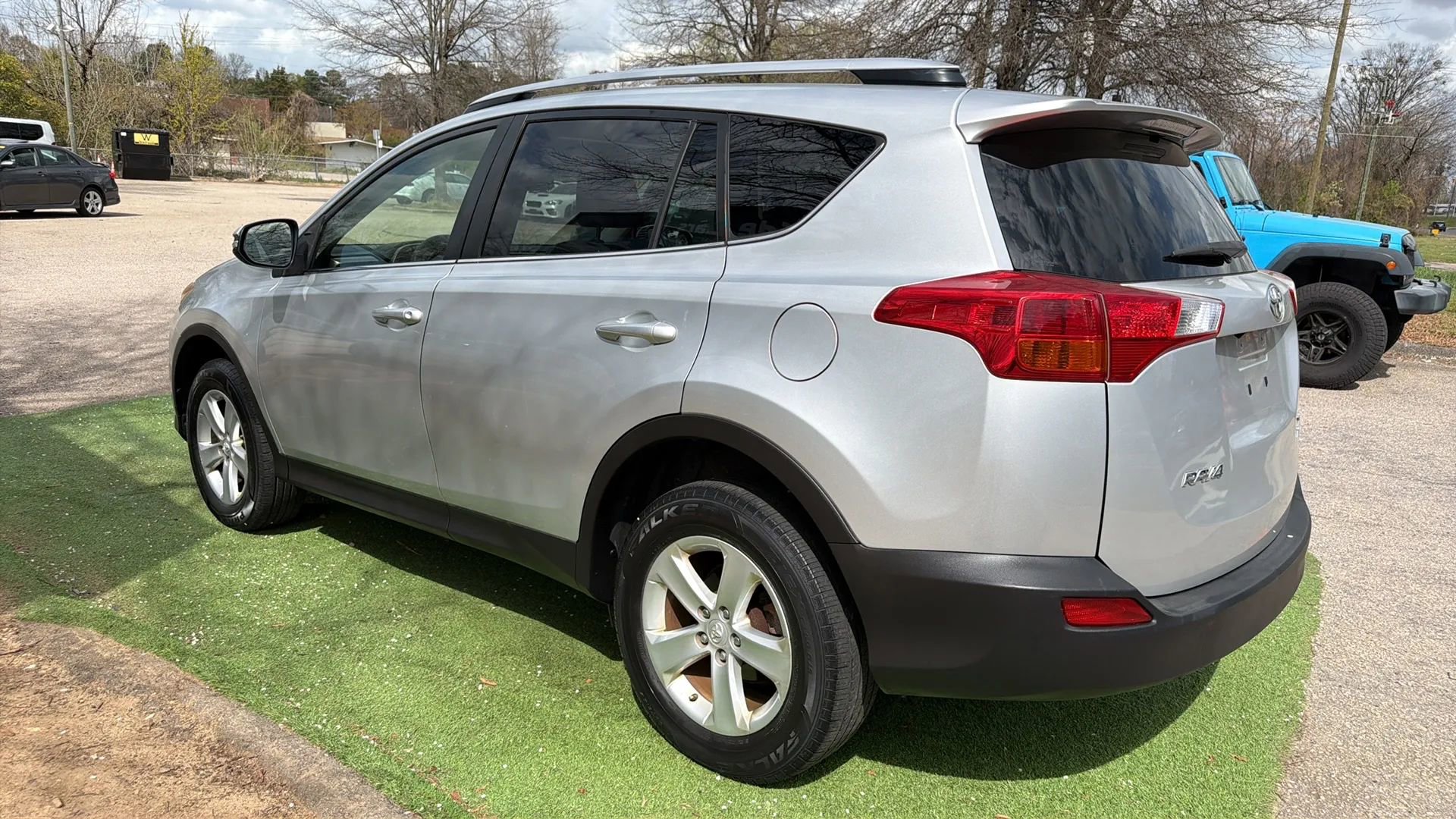 Used 2013 Toyota RAV4 XLE AWD/4WD image 7