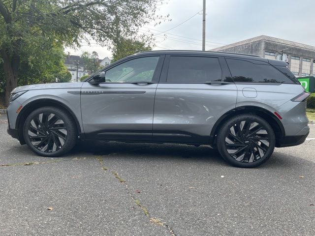 Used 2025 Lincoln Nautilus Reserve w/ Jet Appearance Package image 6