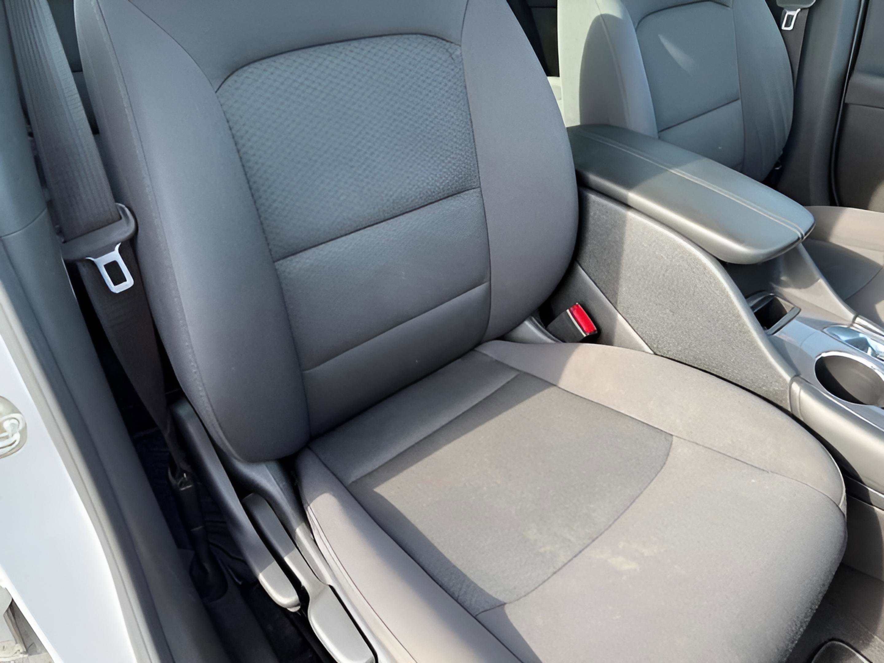 Used 2017 Chevrolet Malibu LT FWD image 14