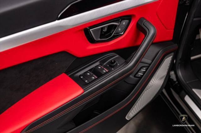 Used 2021 Lamborghini Urus AWD/4WD image 20