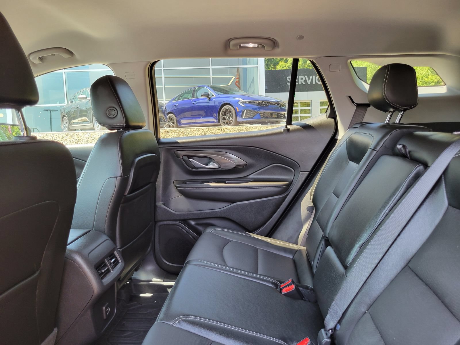 Used 2023 GMC Terrain SLT w/ LPO, Floor Liner Package AWD/4WD image 26
