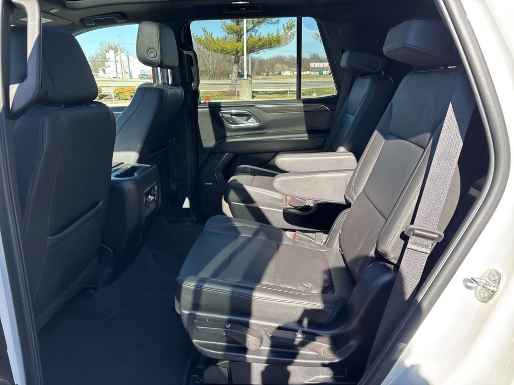 Used 2022 Chevrolet Tahoe Z71 w/ Luxury Package AWD/4WD image 47